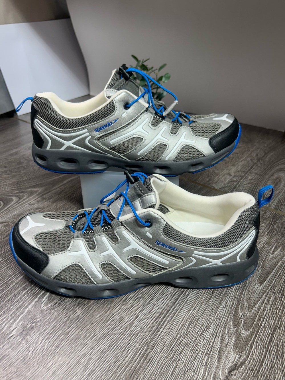 Speedo Men's hydro comfort Water Shoes with Blue Accents